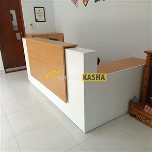 Quầy lễ tân hộc tủ góc L QLT138