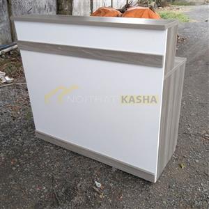 Quầy lễ tân nhỏ gọn đơn giản có hộc tủ QLT05
